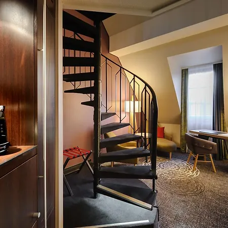Mercure Center Hotel 4*