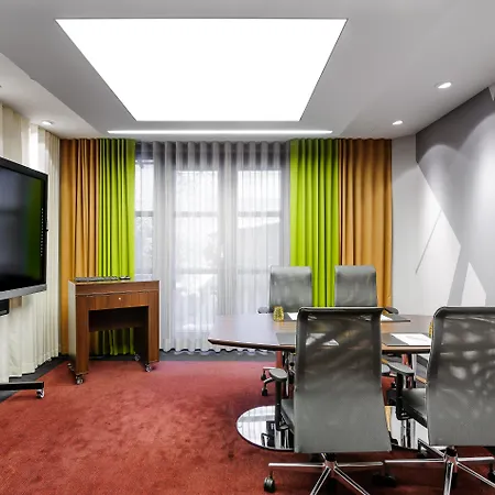 Mercure Center Hotel 4*