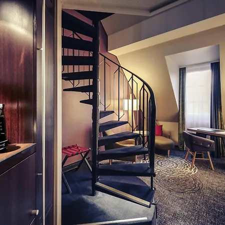 Отель Mercure Center