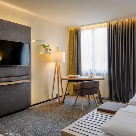 Mercure Center