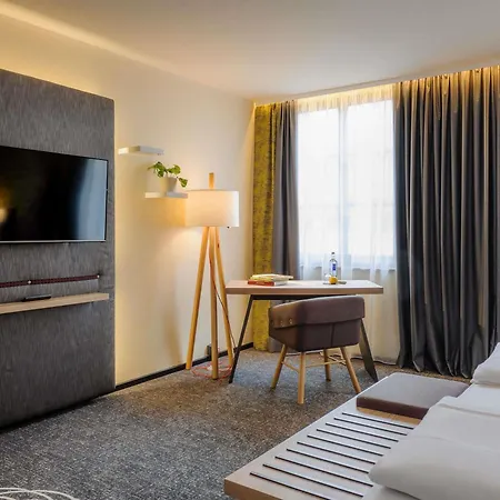 Отель Mercure Center