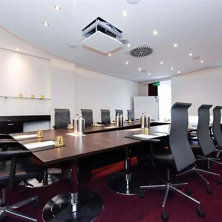 Mercure Center